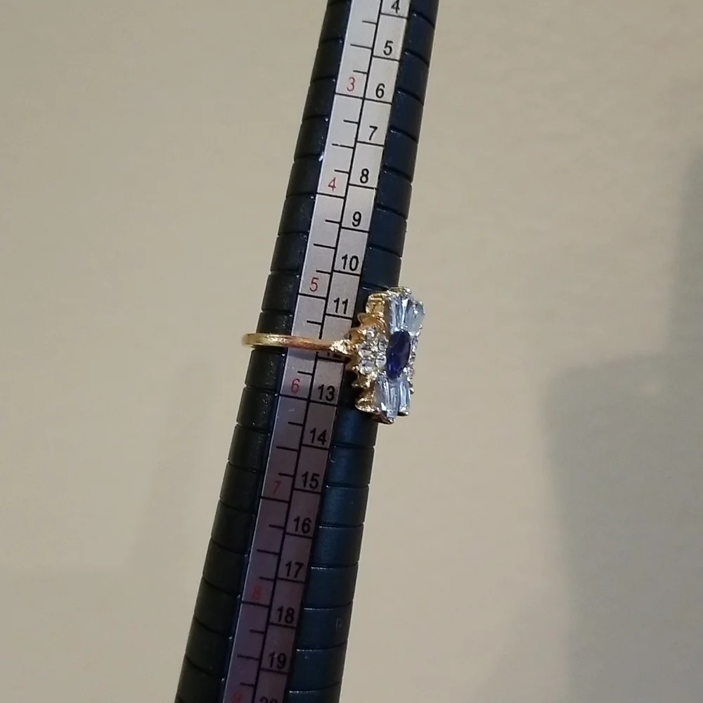 Sparkly costume ring